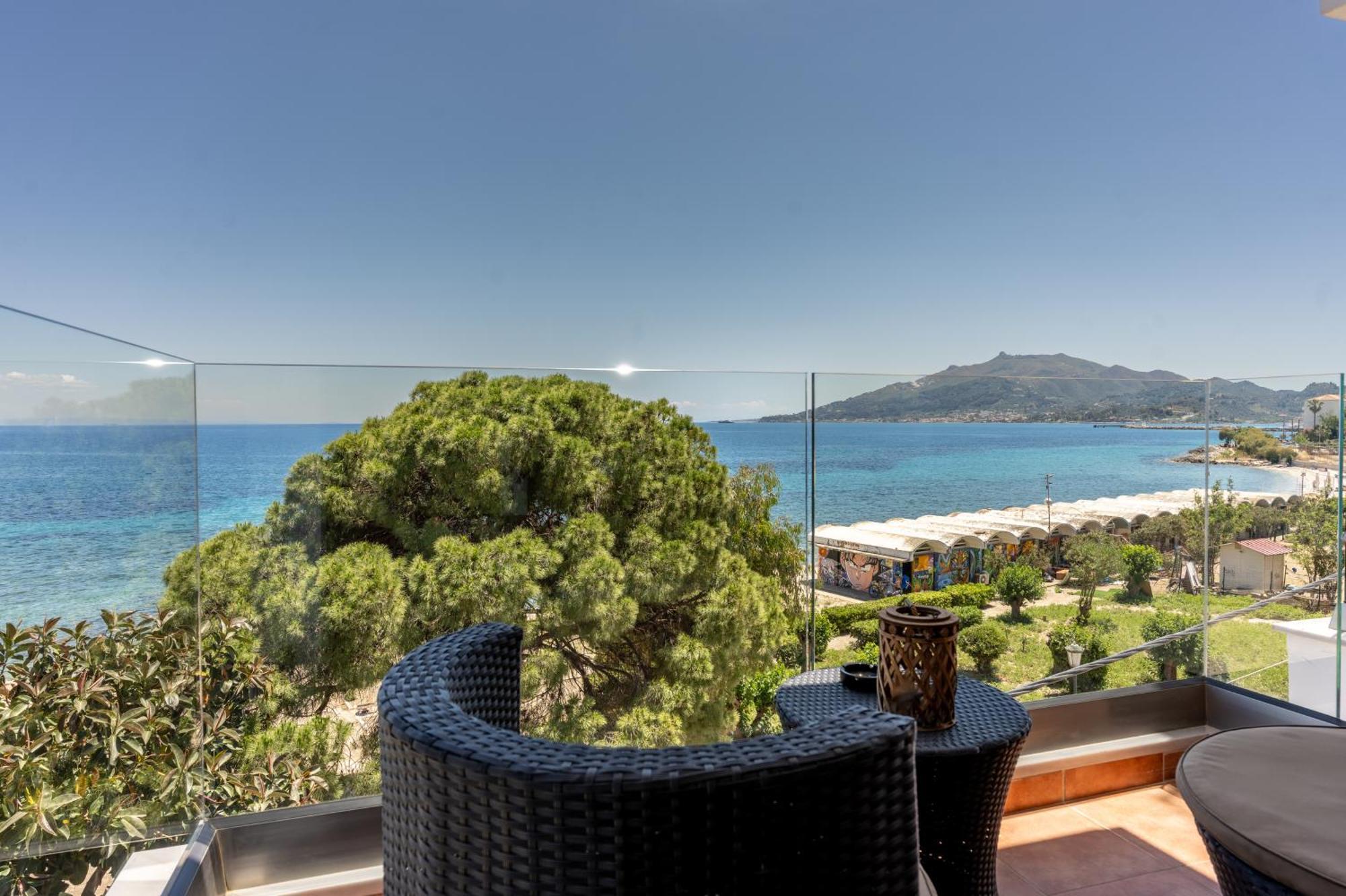 Seafront Spirit Suites Закинтос Номер фото