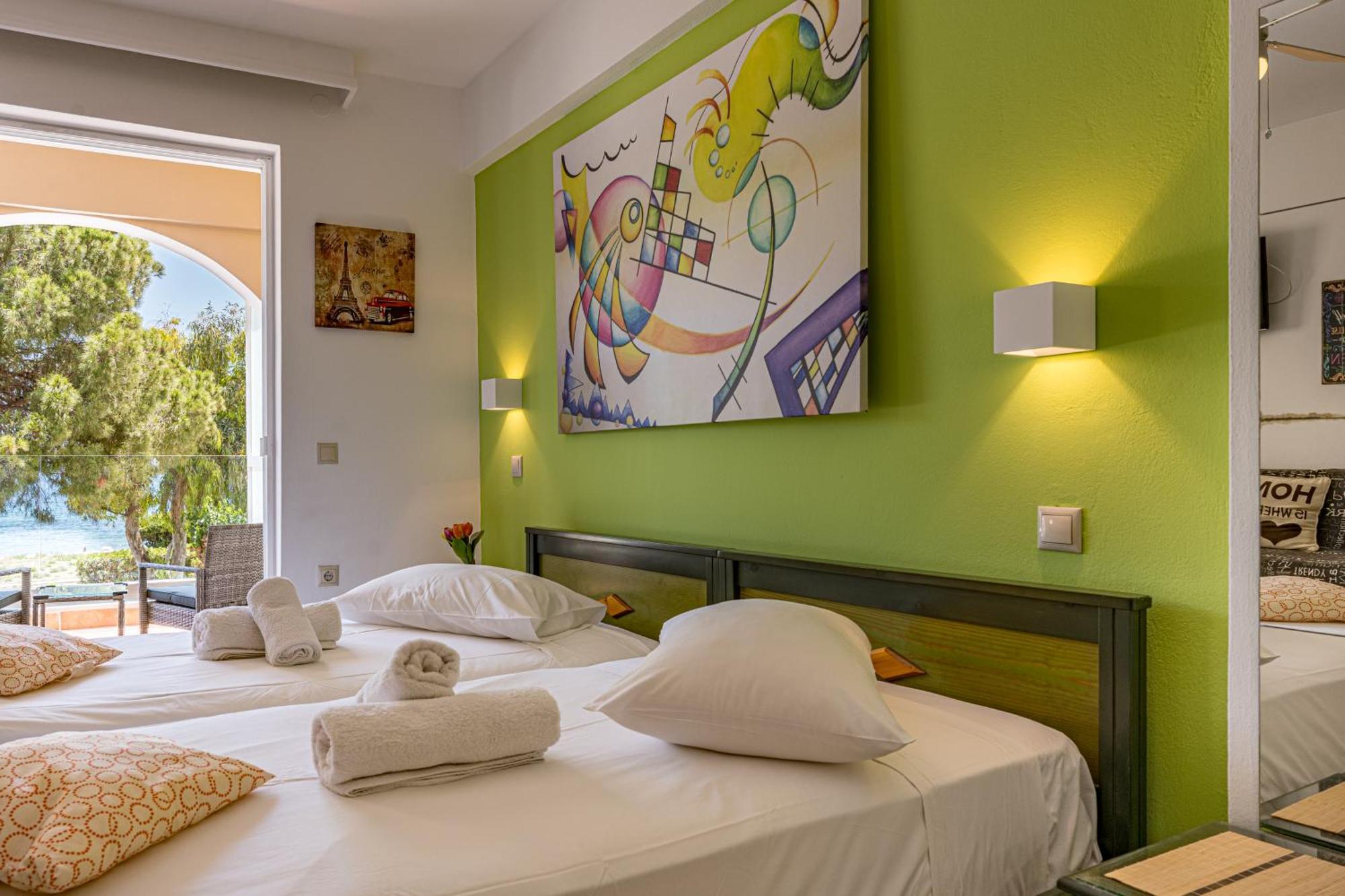 Seafront Spirit Suites Закинтос Номер фото