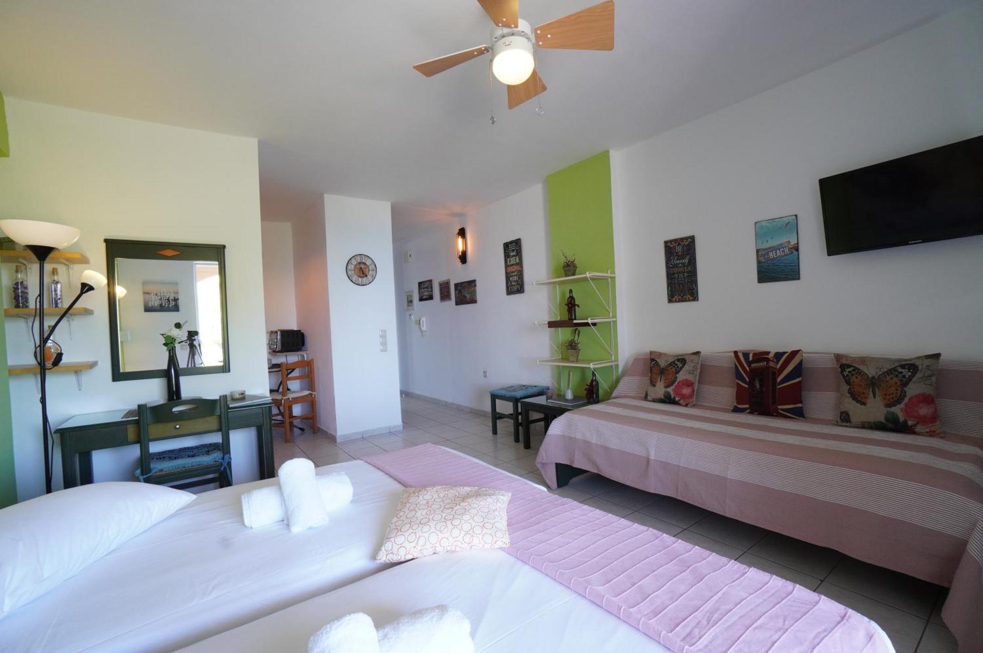 Seafront Spirit Suites Закинтос Номер фото
